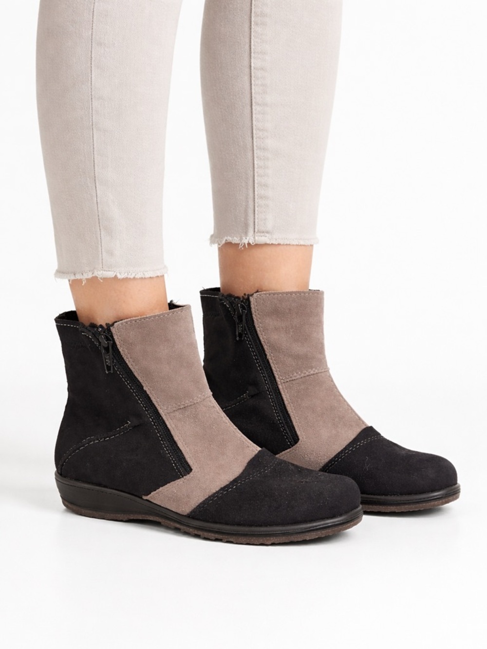 Size 8W Martino Women’s Two Tone Suede‎ Ankle Boots Side Zip Comfort